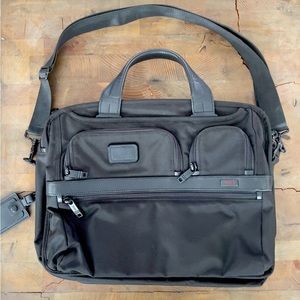 TUMI ALPHA II 2 Briefcase - Great condition